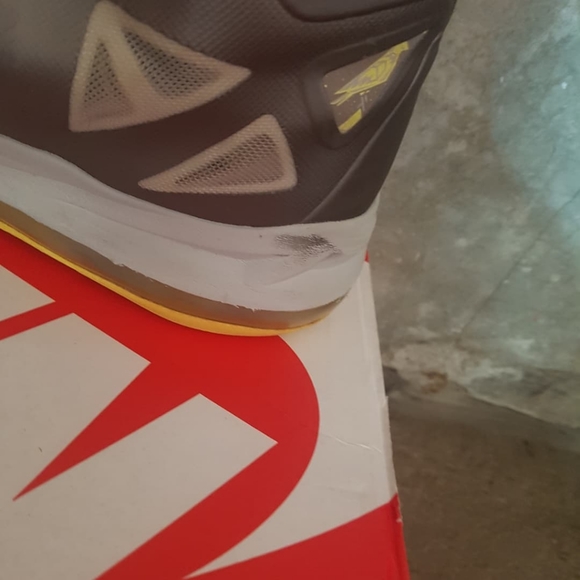 Lebron 10 canary - Picture 2 of 5